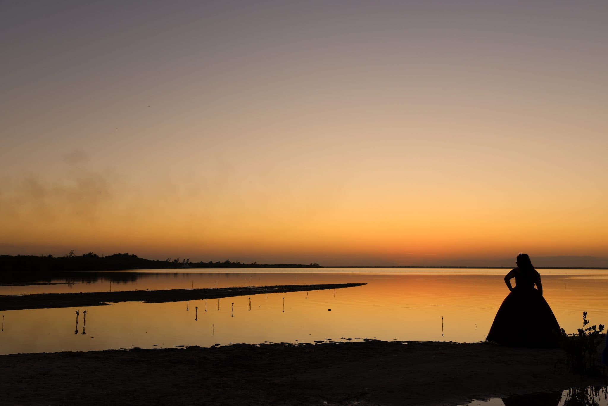 Fotografía de silueta a contraluz del atardecer